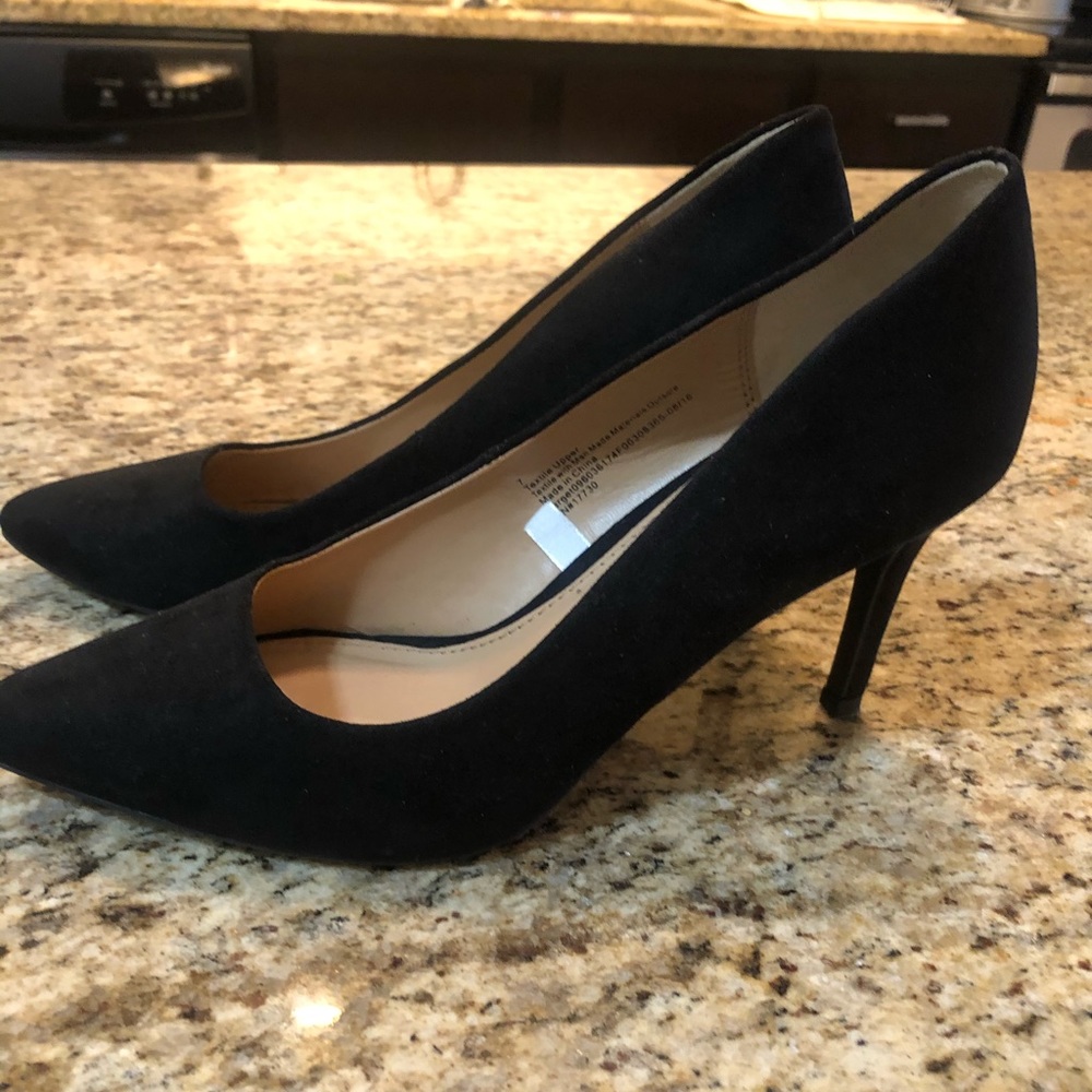 A new day black pumps